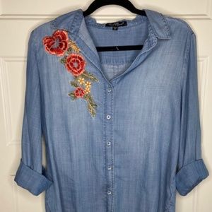 Velvet Heart Embroidered Chambray top size M